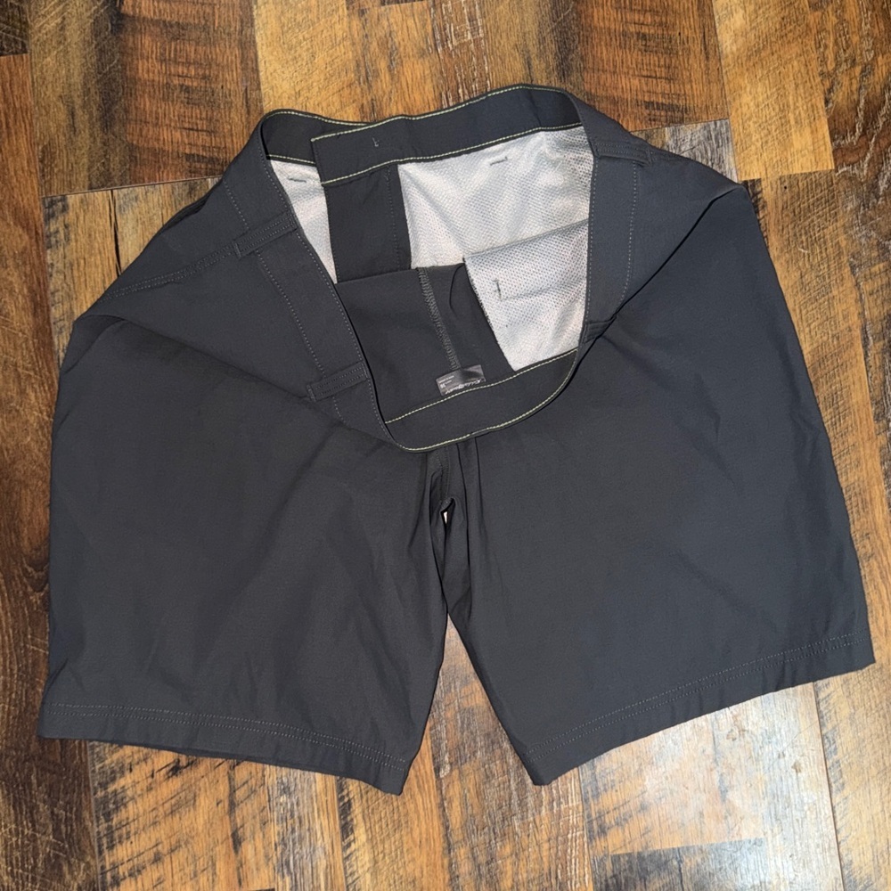 Eddie Bauer Dark Gray Men's Flat Front Shorts - Picture 5 of 6